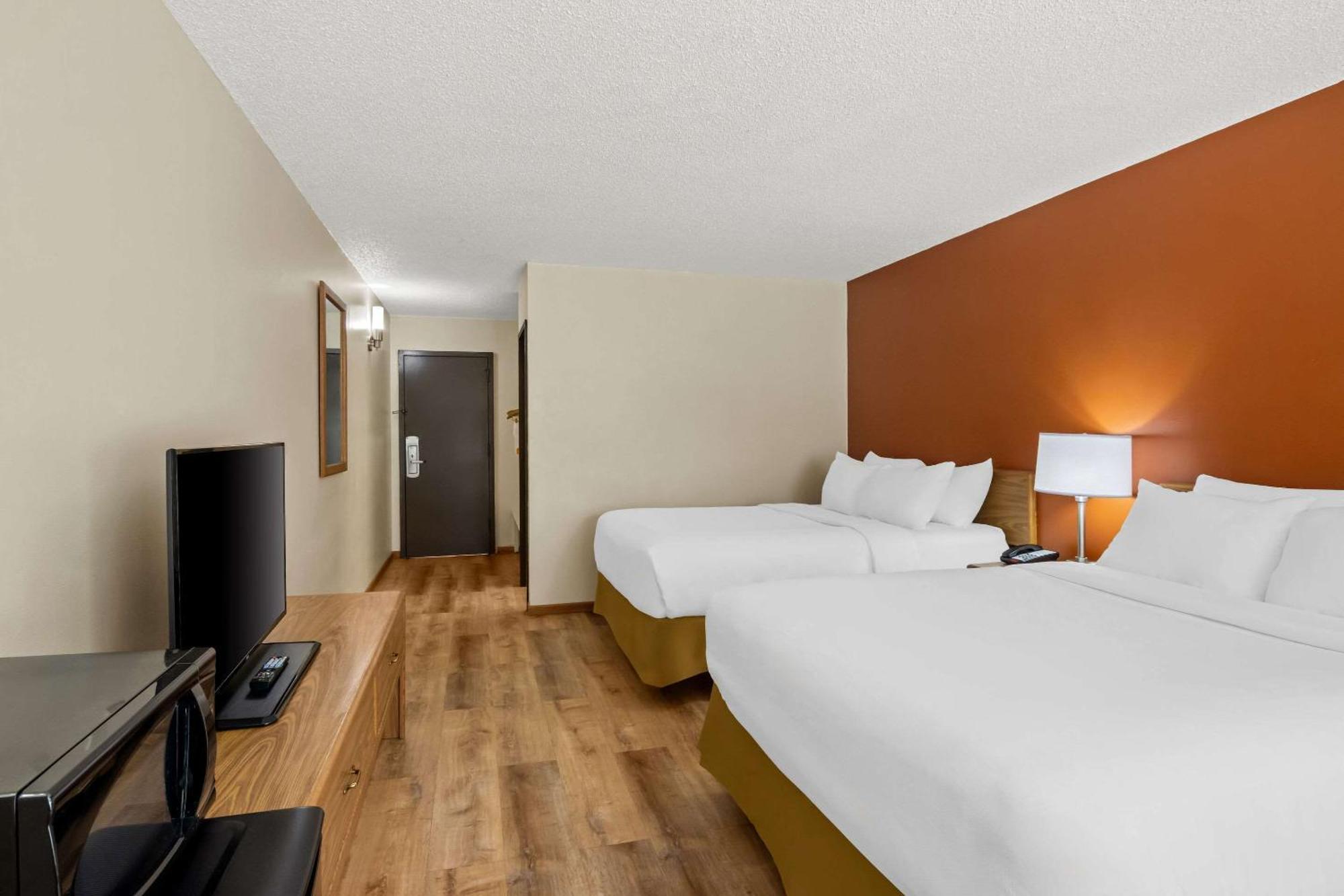 Econo Lodge מניסטי מראה חיצוני תמונה